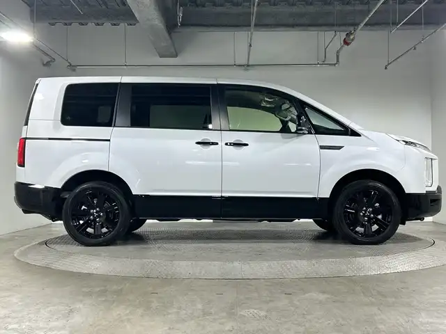 三菱 デリカＤ：５ シャモニー 神奈川県 2025(令7)年 0.1万km未満 白Ⅱ 4WD　/e-Assist/オリジナルナビ取付パッケージ＋リアモニター取付パッケージ/社外アルパインD:5専用11型ナビゲーション【EX11NX】/フルセグ　CD DVD　SD　AM FM USB　Bluetooth　AUX　HDMI　Applecarplay　Androidauto/マルチアラウンドモニター【自動防眩ミラー】/衝突被害軽減ブレーキ/車線逸脱警報システム/レーダークルーズコントロールシステム/オートマチックハイビーム/誤発進抑制機能【前進時】/後側方車両検知警報システム【BSW】/後退時車両検知警報システム/ワンタッチ開閉機能付き両側電動スライドドア/パワーバックドア/オートストップ＆ゴー【アイドリングストップ】/スエード合皮コンビシート/運転席パワーシート/前席シートヒーター/革巻きステアリング/ステアリングヒーター/パドルシフト/アルミペダル/リヤヒーター/ECO/プッシュスタート/スマートキー/純正18インチアルミホイール/LEDヘッドランプ/LEDフロントフォグランプ/オートライト/スペアキー