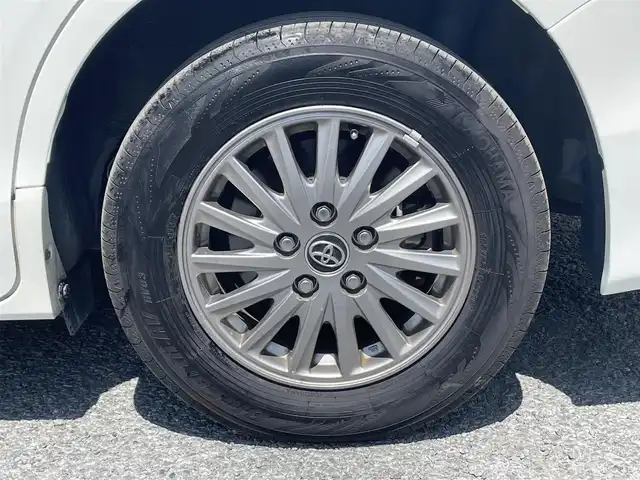 トヨタ エスクァイア ハイブリッド Gi 茨城県 2015(平27)年 5.4万km ホワイトパールクリスタルシャイン ワンオーナー/両側オートスライドドア/純正９インチナビ/フルセグテレビ/リアビューモニター/クルーズコントロール/ビルトインETC/クリアランスソナー/オートライト/純正置くだけ充電器/レザーシート/オットマン/シートヒーター/フロアマット純正/ドアバイザー