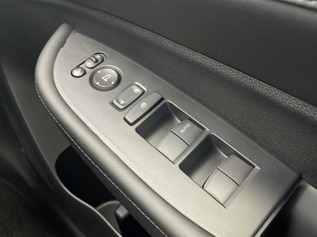 ホンダ ＷＲ－Ｖ Z+ ブラックスタイル 愛知県 2025(令7)年 0.1千km プラチナホワイトパール 登録済未使用車/衝突被害軽減ブレーキ/純正9インチディスプレイオーディオナビ（あり）/レーダークルーズコントロール/フルセグTV/Bluetooth/バックカメラ/コーナーセンサー/純正アルミホイール/ルーフレール/LEDヘッドライト/パドルシフト/オートマチックハイビーム/ステアリングスイッチ/スマートキー/プッシュスタート