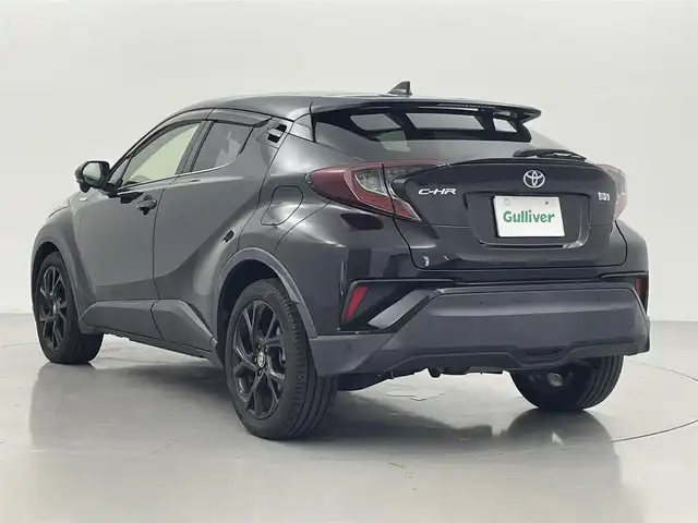トヨタ Ｃ－ＨＲ G モード ネロ 熊本県 2019(令1)年 8.1万km ブラックマイカ 純正SDナビNSZT-68T/AM/FM/CD/Bluetooth/フルセグテレビ　/バックカメラ　/ビルトインETC/前後クリアランスソナー/前席シートヒーター/トヨタセーフティーセンス/・プリクラッシュセーフティ/・レーンキープアシスト/・アダブティブクルーズコントロール/・ブラインドスポットモニター/横滑り防止/ハーフレザーシート/純正フロアマット/純正１８インチAW/ダブルオートエアコン　/オートライト　/オートマチックハイビーム　/LEDヘッドライト/フォグライト/スマートキー/プッシュスタート/スペアキー1本/取扱説明書