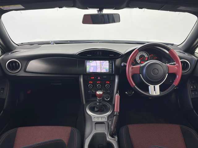 トヨタ ８６ GT 秋田県 2014(平26)年 3.4万km サテンホワイトパール 社外クロススピード19インチアルミホイール/ストラーダナビ/（AM/FM/CD/DVD/BT）/フルセグTV/TRDエアロ/TRDトランクスポイラー/BLITZ車高調/クロスフロントタワーバー/HKSマフラー/ETC/プッシュスタート/スマートキー/スペアキー/オートライト/フォグランプ/HIDヘッドライト/純正フロアマット/電格ミラー/革巻きステアリング/サイド＆カーテンエアバック