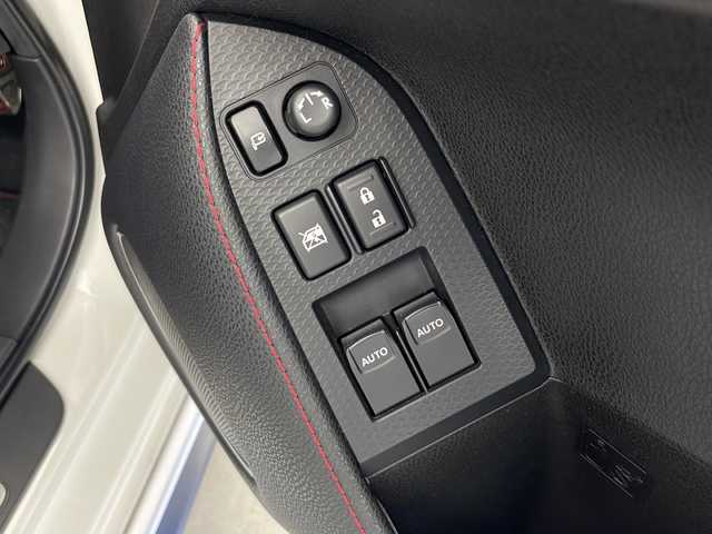 トヨタ ８６ GT 秋田県 2014(平26)年 3.4万km サテンホワイトパール 社外クロススピード19インチアルミホイール/ストラーダナビ/（AM/FM/CD/DVD/BT）/フルセグTV/TRDエアロ/TRDトランクスポイラー/BLITZ車高調/クロスフロントタワーバー/HKSマフラー/ETC/プッシュスタート/スマートキー/スペアキー/オートライト/フォグランプ/HIDヘッドライト/純正フロアマット/電格ミラー/革巻きステアリング/サイド＆カーテンエアバック