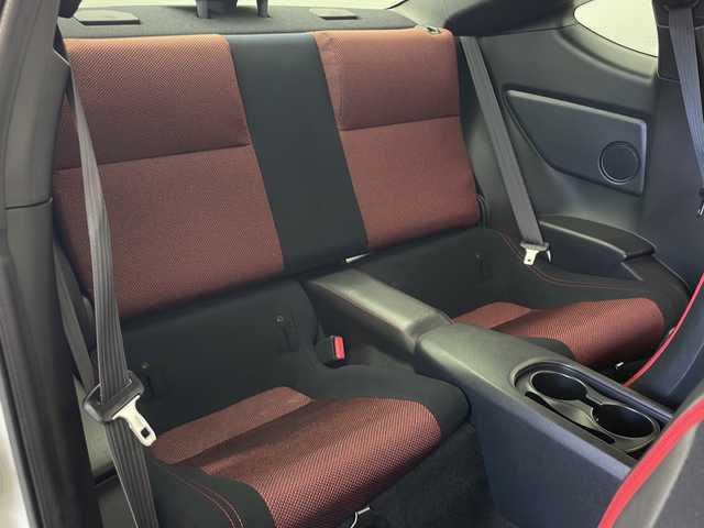 トヨタ ８６ GT 秋田県 2014(平26)年 3.4万km サテンホワイトパール 社外クロススピード19インチアルミホイール/ストラーダナビ/（AM/FM/CD/DVD/BT）/フルセグTV/TRDエアロ/TRDトランクスポイラー/BLITZ車高調/クロスフロントタワーバー/HKSマフラー/ETC/プッシュスタート/スマートキー/スペアキー/オートライト/フォグランプ/HIDヘッドライト/純正フロアマット/電格ミラー/革巻きステアリング/サイド＆カーテンエアバック