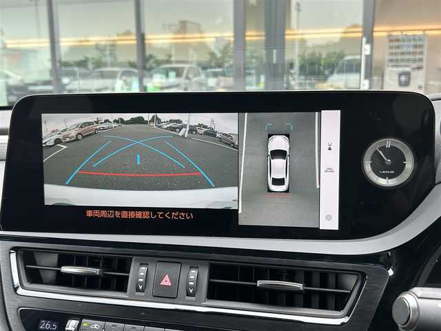 レクサス ＥＳ 300h Fスポーツ 栃木県 2022(令4)年 2.9万km ホワイトノーヴァガラスフレーク レクサスセーフティシステムプラス/・プリクラッシュセーフティ/・レーントレーシングアシスト/・ロードサインアシスト/・オートマチックハイビーム/・レーダークルーズコントロール/・パーキングサポートブレーキ/・ブラインドスポットモニター/・クリアランスソナー/サンルーフ/純正12.3インチディスプレイオーディオ/・フルセグTV/・Bluetooth/USB/FM/AM/・Apple CarPlay/Android Aut/パノラミックビューモニター/レザーシート/D/N席シートヒーター/D/N席シートクーラー/全席パワーシート/ステアリングヒーター/パドルシフト/革巻きステアリング/スマートキー×2/カードキー/プッシュスタート/電動パーキングブレーキ/オートホールド/LEDヘッドライト/フォグランプ/オートライト/純正19インチAW/純正フロアマット