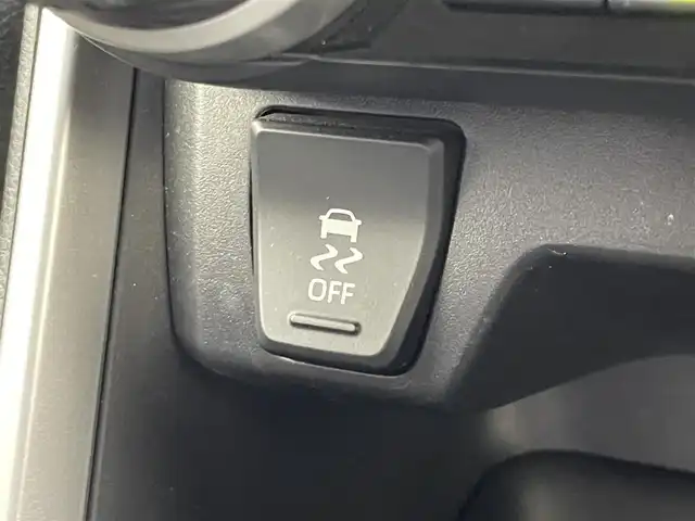 トヨタ ＲＡＶ４ ハイブリットX 埼玉県 2019(平31)年 4.2万km ホワイトパールクリスタルシャイン 純正９インチナビ　バックカメラ　ＢＳＭ　ＥＴＣ２．０　ＬＥＤヘッドライト　セーフティセンス　レーダークルーズコントロール　ドライブレコーダー　ＨＤＭＩ　コーナーセンサー　プッシュスタート