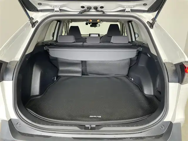 トヨタ ＲＡＶ４ ハイブリットX 埼玉県 2019(平31)年 4.2万km ホワイトパールクリスタルシャイン 純正９インチナビ　バックカメラ　ＢＳＭ　ＥＴＣ２．０　ＬＥＤヘッドライト　セーフティセンス　レーダークルーズコントロール　ドライブレコーダー　ＨＤＭＩ　コーナーセンサー　プッシュスタート