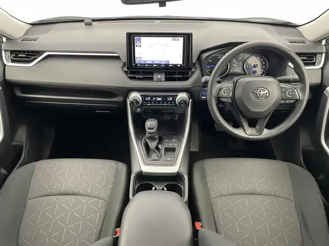 トヨタ ＲＡＶ４ ハイブリットX 埼玉県 2019(平31)年 4.2万km ホワイトパールクリスタルシャイン 純正９インチナビ　バックカメラ　ＢＳＭ　ＥＴＣ２．０　ＬＥＤヘッドライト　セーフティセンス　レーダークルーズコントロール　ドライブレコーダー　ＨＤＭＩ　コーナーセンサー　プッシュスタート