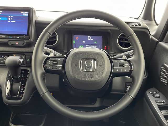 ホンダ Ｎ ＢＯＸ カスタム ターボ 千葉県 2024(令6)年 0.4万km プラチナホワイトパール 純正ナビ/　Bluetooth/フルセグTV/ホンダセンシング/レーダークルーズコントロール/レーンキープアシスト/衝突軽減ブレーキ/クリアランスソナー/先行車発進警報/標識認識機能/電動パーキング/オートホールド/オートハイビーム/両側パワスラ/前席シートヒーター/ハーフレザーシート/パドルシフト/ビルトインETC/前後ドラレコ/シートバックテーブル/ロールサンシェード/フロアマット