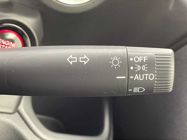 ホンダ Ｎ ＢＯＸ カスタム ターボ 千葉県 2024(令6)年 0.4万km プラチナホワイトパール 純正ナビ/　Bluetooth/フルセグTV/ホンダセンシング/レーダークルーズコントロール/レーンキープアシスト/衝突軽減ブレーキ/クリアランスソナー/先行車発進警報/標識認識機能/電動パーキング/オートホールド/オートハイビーム/両側パワスラ/前席シートヒーター/ハーフレザーシート/パドルシフト/ビルトインETC/前後ドラレコ/シートバックテーブル/ロールサンシェード/フロアマット