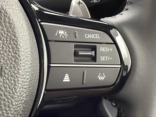 ホンダ Ｎ ＢＯＸ カスタム ターボ 千葉県 2024(令6)年 0.4万km プラチナホワイトパール 純正ナビ/　Bluetooth/フルセグTV/ホンダセンシング/レーダークルーズコントロール/レーンキープアシスト/衝突軽減ブレーキ/クリアランスソナー/先行車発進警報/標識認識機能/電動パーキング/オートホールド/オートハイビーム/両側パワスラ/前席シートヒーター/ハーフレザーシート/パドルシフト/ビルトインETC/前後ドラレコ/シートバックテーブル/ロールサンシェード/フロアマット