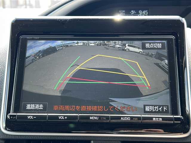 トヨタ ヴォクシー ZS 煌Ⅱ 道東・釧路十勝 2017(平29)年 5.1万km ブラック 4WD/寒冷地仕様/純正ナビ　NSZT-Y66T/　(AM/FM/CD/DVD/BT)/フリップダウンモニター　/ビルトインETC/バックカメラ/両側パワースライドドア/冬タイヤ積込/夏タイヤ純正16インチAW/冬タイヤ社外AW/純正フロアマット/ウォークスルー/ドアバイザー/MTモード付AT/アイドリングストップ/パーキングアシスト/レーンキープアシスト/オートライト/ライトレベライザー/フォグランプ/盗難防止装置/ABS/横滑り防止装置