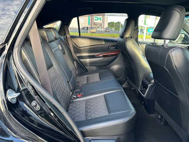 トヨタ ハリアー プレミアム 千葉県 2017(平29)年 5.6万km ブラック 純正ナビ　ＮＳＺＴ－Ｙ６６Ｔ　バックカメラ　ＴＶ　ＣＤ　追従型クルーズコントロール　ＭＴモード付ＡＴ　ハーフレザー　パワーシート　レーンキープアシスト　電動リアゲート　純正１８インチＡＷ　ＬＥＤ