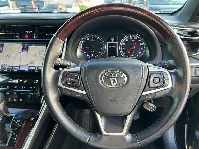 トヨタ ハリアー プレミアム 千葉県 2017(平29)年 5.6万km ブラック 純正ナビ　ＮＳＺＴ－Ｙ６６Ｔ　バックカメラ　ＴＶ　ＣＤ　追従型クルーズコントロール　ＭＴモード付ＡＴ　ハーフレザー　パワーシート　レーンキープアシスト　電動リアゲート　純正１８インチＡＷ　ＬＥＤ