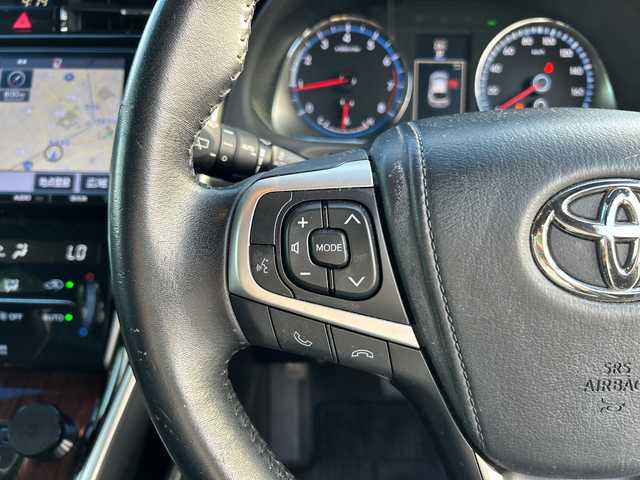 トヨタ ハリアー プレミアム 千葉県 2017(平29)年 5.6万km ブラック 純正ナビ　ＮＳＺＴ－Ｙ６６Ｔ　バックカメラ　ＴＶ　ＣＤ　追従型クルーズコントロール　ＭＴモード付ＡＴ　ハーフレザー　パワーシート　レーンキープアシスト　電動リアゲート　純正１８インチＡＷ　ＬＥＤ
