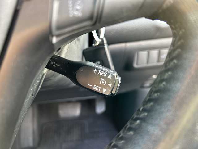 トヨタ ハリアー プレミアム 千葉県 2017(平29)年 5.6万km ブラック 純正ナビ　ＮＳＺＴ－Ｙ６６Ｔ　バックカメラ　ＴＶ　ＣＤ　追従型クルーズコントロール　ＭＴモード付ＡＴ　ハーフレザー　パワーシート　レーンキープアシスト　電動リアゲート　純正１８インチＡＷ　ＬＥＤ