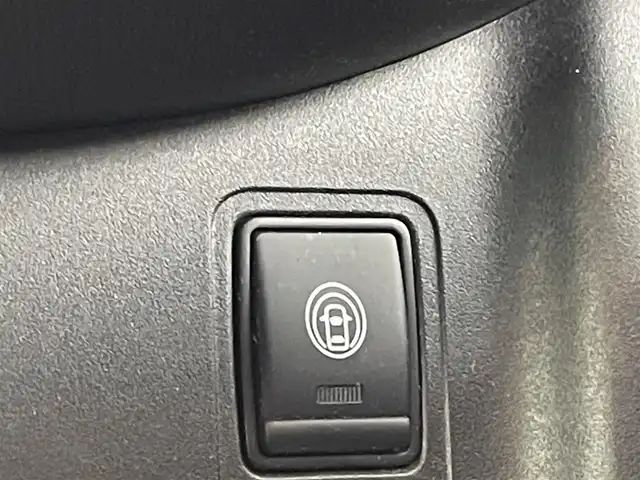 日産 セレナ X V 群馬県 2020(令2)年 5.2万km ブリリアントホワイトパール 純正SDナビ　全周囲カメラ　アラウンドビューモニター　純正フリップダウンモニター　クルーズコントロール　ＬＥＤヘッドライト　前後コーナーセンサー　ブラインドスポットモニタ　ビルトインＥＴＣ　ドライブレコーダー　純正フロアマット　スマートキー　