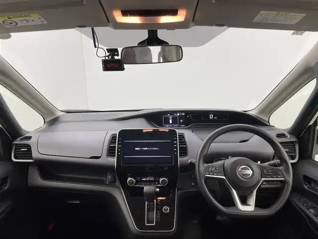 日産 セレナ X V 群馬県 2020(令2)年 5.2万km ブリリアントホワイトパール 純正SDナビ　全周囲カメラ　アラウンドビューモニター　純正フリップダウンモニター　クルーズコントロール　ＬＥＤヘッドライト　前後コーナーセンサー　ブラインドスポットモニタ　ビルトインＥＴＣ　ドライブレコーダー　純正フロアマット　スマートキー　