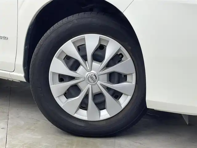 日産 セレナ X V 群馬県 2020(令2)年 5.2万km ブリリアントホワイトパール 純正SDナビ　全周囲カメラ　アラウンドビューモニター　純正フリップダウンモニター　クルーズコントロール　ＬＥＤヘッドライト　前後コーナーセンサー　ブラインドスポットモニタ　ビルトインＥＴＣ　ドライブレコーダー　純正フロアマット　スマートキー　