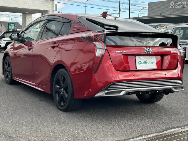 トヨタ プリウス A プレミアム　ツーリングセレ 広島県 2016(平28)年 4万km エモーショナルレッド 純正エアロ(フロント)/純正9インチSDナビ【DSZT-YC4T】/(AM/FM/Bluetooth/CD/DVD/フルセグTV)/バックカメラ/黒本革シート/パワーシート(D席)/シートヒーター(D/N席)/トヨタセーフティセンス/・LDA(レーンディパーチャーアラート)/・ふらつき警報機能/・オートマチックハイビーム/・PCS(プリクラッシュセーフティ)/・レーダークルーズコントロール(全車速追従機能付き)/ITS Connect/HUD(ヘッドアップディスプレイ)/BSM(ブラインドスポットモニター)/S-IPA(シンプルインテリジェントパーキングアシスト)/オートライト/クリアランスソナー/純正17インチアルミホイール/電格ウィンカーミラー/ドアバイザー/フロントフォグランプ/プッシュスタート/ステアリングスイッチ/純正フロアマット/スペアキー×1/保証書/取扱説明書