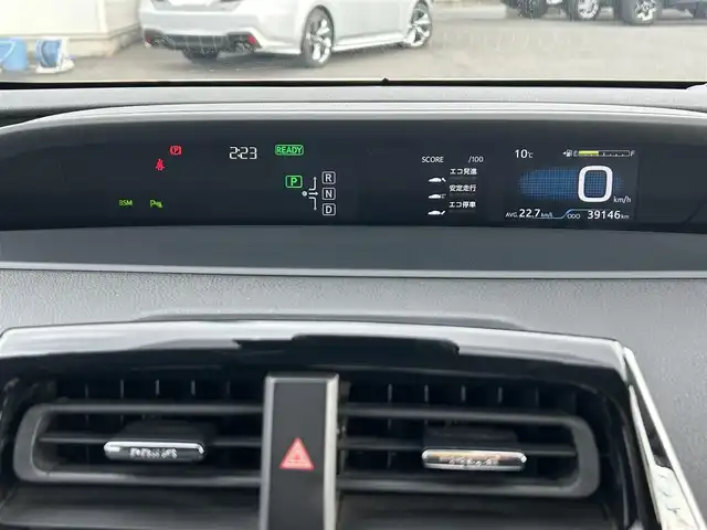 トヨタ プリウス A プレミアム　ツーリングセレ 広島県 2016(平28)年 4万km エモーショナルレッド 純正エアロ(フロント)/純正9インチSDナビ【DSZT-YC4T】/(AM/FM/Bluetooth/CD/DVD/フルセグTV)/バックカメラ/黒本革シート/パワーシート(D席)/シートヒーター(D/N席)/トヨタセーフティセンス/・LDA(レーンディパーチャーアラート)/・ふらつき警報機能/・オートマチックハイビーム/・PCS(プリクラッシュセーフティ)/・レーダークルーズコントロール(全車速追従機能付き)/ITS Connect/HUD(ヘッドアップディスプレイ)/BSM(ブラインドスポットモニター)/S-IPA(シンプルインテリジェントパーキングアシスト)/オートライト/クリアランスソナー/純正17インチアルミホイール/電格ウィンカーミラー/ドアバイザー/フロントフォグランプ/プッシュスタート/ステアリングスイッチ/純正フロアマット/スペアキー×1/保証書/取扱説明書