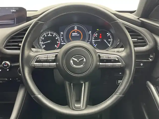 マツダ マツダ３ファストバック 20S Lパッケージ 愛知県 2019(令1)年 1.6万km スノーフレイクホワイトパールマイカ 純正８．８型ナビ　黒革　ＨＤＭＩ　禁煙車　ＨＵＤ　バックカメラ　シートヒーター　ＢＳＭ　前後ドラレコ　ＥＴＣ　衝突軽減　追従クルコン　メモリーシート　ＬＥＤオートライト　オートワイパー　フルセグＴＶ　DVD再生　