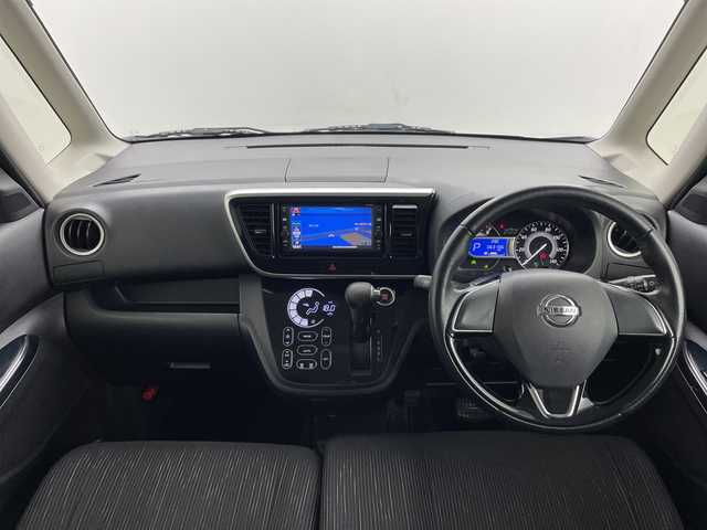 日産 デイズ ルークス HWS X Vセレクション 鹿児島県 2016(平28)年 6.4万km クールシルバー 純正ナビ/（AM/FM/CD/フルセグテレビ/Bluetooth）/アラウンドビューモニター/前後ドライブレコーダー/エマージェンシーブレーキ/ETC/両側パワースライドドア/後席サーキュレーター/純正AW15インチ/横滑り防止装置/ドアバイザー/スマートキー/スペアキー