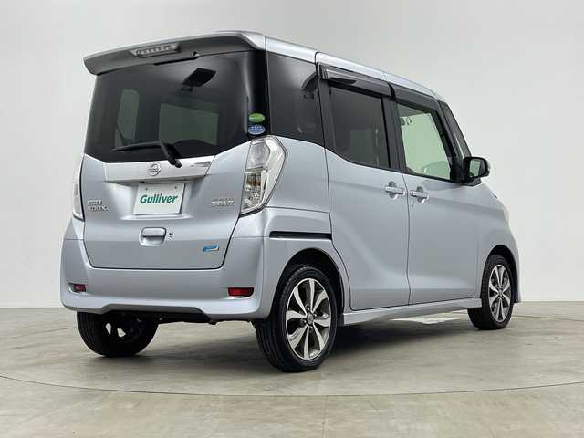 日産 デイズ ルークス HWS X Vセレクション 鹿児島県 2016(平28)年 6.4万km クールシルバー 純正ナビ/（AM/FM/CD/フルセグテレビ/Bluetooth）/アラウンドビューモニター/前後ドライブレコーダー/エマージェンシーブレーキ/ETC/両側パワースライドドア/後席サーキュレーター/純正AW15インチ/横滑り防止装置/ドアバイザー/スマートキー/スペアキー