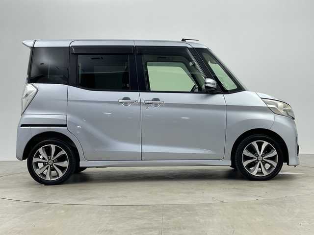 日産 デイズ ルークス HWS X Vセレクション 鹿児島県 2016(平28)年 6.4万km クールシルバー 純正ナビ/（AM/FM/CD/フルセグテレビ/Bluetooth）/アラウンドビューモニター/前後ドライブレコーダー/エマージェンシーブレーキ/ETC/両側パワースライドドア/後席サーキュレーター/純正AW15インチ/横滑り防止装置/ドアバイザー/スマートキー/スペアキー