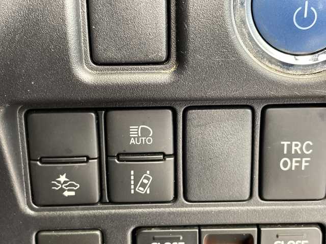 トヨタ ヴォクシー ハイブリッド ZS 煌Ⅲ 愛知県 2021(令3)年 4.7万km ブラック 純正9型ナビ/フリップダウンモニター/両側パワースライドドア/クルーズコントロール/シートヒーター/バックカメラ/コーナーセンサー/純正アルミホイール/LEDヘッドライト/リアオートエアコン/オートマチックハイビーム/ドライブレコーダー/ETC/ステアリングスイッチ/スマートキー/プッシュスタート