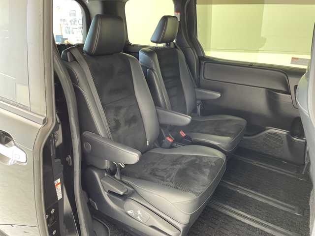 トヨタ ヴォクシー ハイブリッド ZS 煌Ⅲ 愛知県 2021(令3)年 4.7万km ブラック 純正9型ナビ/フリップダウンモニター/両側パワースライドドア/クルーズコントロール/シートヒーター/バックカメラ/コーナーセンサー/純正アルミホイール/LEDヘッドライト/リアオートエアコン/オートマチックハイビーム/ドライブレコーダー/ETC/ステアリングスイッチ/スマートキー/プッシュスタート