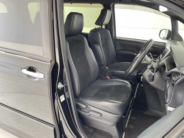 トヨタ ヴォクシー ハイブリッド ZS 煌Ⅲ 愛知県 2021(令3)年 4.7万km ブラック 純正9型ナビ/フリップダウンモニター/両側パワースライドドア/クルーズコントロール/シートヒーター/バックカメラ/コーナーセンサー/純正アルミホイール/LEDヘッドライト/リアオートエアコン/オートマチックハイビーム/ドライブレコーダー/ETC/ステアリングスイッチ/スマートキー/プッシュスタート