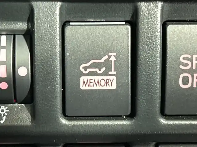 スバル フォレスター ハイブリッド X－ブレイク 神奈川県 2023(令5)年 1.4万km クリスタルホワイトP アイサイト/純正ナビ/・BT/フルセグTV/CD/DVD/SD/USB/バック/サイド/フロントカメラ/デジタルミラー/前後ドライブレコーダー/ETC/ハーフレザーシート/パワーシート(D/N)/メモリシート(D)/シートヒーター(D/N)/電動サイドブレーキ/オートブレーキホールド/パワーバックドア/SRH/スマートキー/プッシュスタートボタン/革巻きステアリング/ステアリングスイッチ/パドルシフト/Autoライト/ステアリングヒーター/ルーフレール/LEDヘッドライト/フォグランプ/純正フロアマット/純正17インチアルミホイール