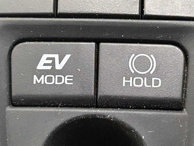 トヨタ カムリ WS ブラックエディション 宮城県 2020(令2)年 8.2万km シルバーM トヨタセーフティセンス/・プリクラッシュセーフティ/・レーダークルーズコントロール/・レーントレーシングアシスト/・レーンディパーチャーアラート/・オートマチックハイビーム/・ロードサインアシスト/・パーキングサポートブレーキ/・ブラインドスポットモニター/・リヤクロストラフィックアラート/純正ナビ/・Bluetooth/CD/DVD/フルセグ/USB/・バックカメラ/・純正ビルドインETC/・ヘッドアップディスプレイ/・ドライブレコーダー前方/アイドリングストップ/コーナーセンサー前後/革巻きステアリング/・ステアリングスイッチ/・パドルシフト/プッシュスタート/・スマートキー/レザーシート/・シートヒーター（運転席＋助手席）/・パワーシート（運転席＋助手席）/オートライト/ドアバイザー/純正フロアマット/純正18インチアルミホイール/純正LEDヘッドライト