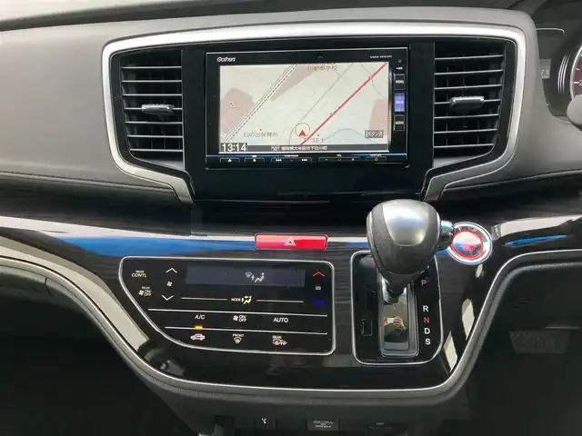 ホンダ オデッセイ アブソルート ホンダセンシング 福岡県 2019(令1)年 8.3万km スーパープラチナメタリック ホンダセンシング/コーナーセンサー/ドラレコ/レーンキープアシスト/バックカメラ/アラウンドビューカメラ/SDナビ/BT/フルセグTV/ETC2.0 /USB端子/CDチェンジャー/純正フロアマット/純正アルミホイール/プッシュスタート/スマートキー/三列シート/ハーフレザー/パワーシート/シートヒーター/カーテンエアバッグ/LEDヘッド