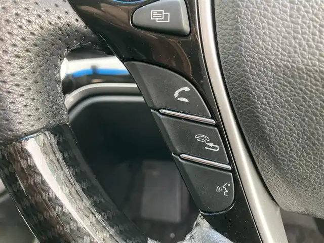 ホンダ オデッセイ アブソルート ホンダセンシング 福岡県 2019(令1)年 8.3万km スーパープラチナメタリック ホンダセンシング/コーナーセンサー/ドラレコ/レーンキープアシスト/バックカメラ/アラウンドビューカメラ/SDナビ/BT/フルセグTV/ETC2.0 /USB端子/CDチェンジャー/純正フロアマット/純正アルミホイール/プッシュスタート/スマートキー/三列シート/ハーフレザー/パワーシート/シートヒーター/カーテンエアバッグ/LEDヘッド