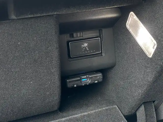 プジョー ５００８ GT ブルーHDi 山梨県 2019(令1)年 3.4万km アマゾナイトグレー 純正HDDナビ【USB iPod】/バックカメラ/ETC/横滑り防止装置/レーンキープアシスト/衝突軽減ブレーキ/ブラインドスポットモニター/クルーズコントロール/オートマチックハイビーム/オートライト/LEDライト/パドルシフト/前後ドライブレコーダー/純性フロアマット