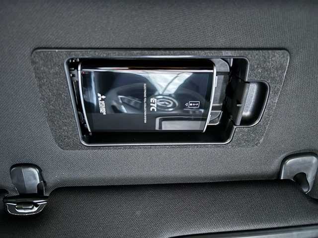 マツダ ＣＸ－８ XD Lパッケージ 福岡県 2018(平30)年 3.3万km スノーフレイクホワイトパールマイカ ワンオーナー/純正ナビ/（AM/FM/CD/DVD/SD/Bluetooth/USB/AUX/ワンセグTV）/クルーズコントロール追従あり/レーンキープ/パーキングアシスト/TCS/アイドリングストップ/アラウンドビューモニター/ハンズフリー/ビルドインETC/ドライブレコーダー（SD無し）/プッシュスタート/ハンドルヒーター/シートヒーター（運転席/助手席）/パワーシート（運転席/助手席）/純正アルミホイール/純正フロアマット/オートライト/フォグランプ/電格ミラー/保証書/取扱説明書