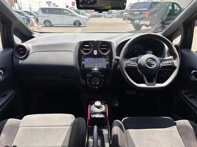 日産 ノート e－パワー ニスモ 宮城県 2020(令2)年 3.6万km ダークメタルグレー インテリジェントアラウンドビューモニター/インテリジェントルームミラー/ドアミラーヒーター/LEDヘッドランプ/インテリジェントクルーズコントロール/車線逸脱防止支援システム/＝＝＝/インテリジェントエマージェンシーブレーキ/車線逸脱警報/踏み間違い衝突防止アシスト/フロント＆バックソナー/ハイビームアシスト/純正ナビ（MM319D-L）/・CD/DVD/・Bluetooth/・フルセグTV/ETC/ドライブレコーダー/オートライト/革巻きステアリング/ステアリングスイッチ/スマートキー＆プッシュスタート/電動格納ミラー/アルミ製ペダル/純正16インチAW/純正フロアマット/ラゲッジマット/ドアバイザー/Wエアバッグ