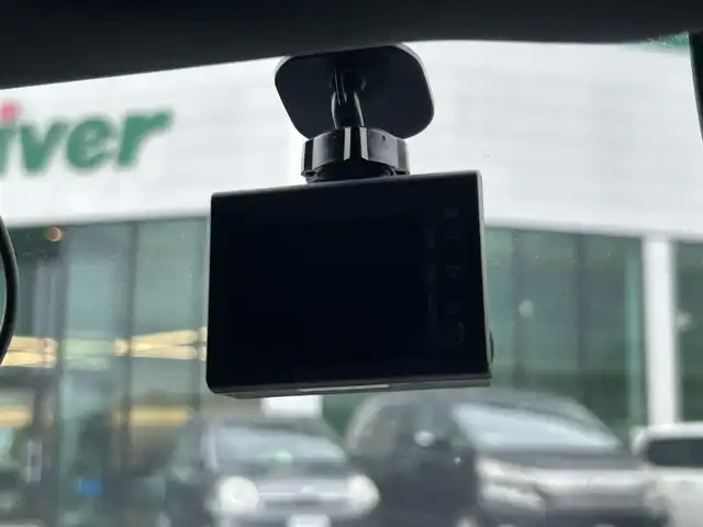 ボルボ Ｖ４０ T－5 Rデザイン ファイナルED 東京都 2020(令2)年 2.2万km アイスホワイト パノラマルーフ/harmankardon/純正ナビ/ドライブレコーダー/ETC/レザーシート/パワーシート/シートヒーター/パドルシフト/衝突軽減システム/レーンキープアシスト/レーダークルーズコントロール/純正18インチAW