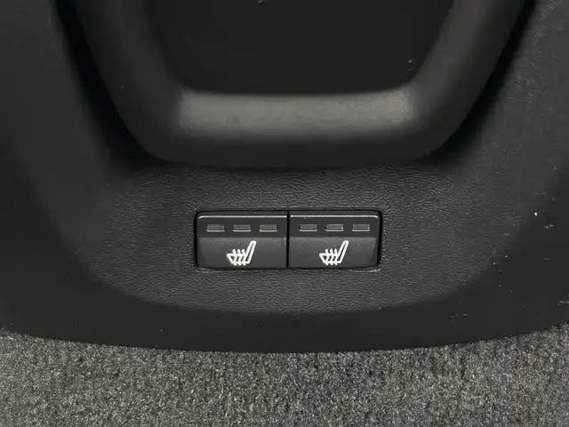 ボルボ Ｖ４０ T－5 Rデザイン ファイナルED 東京都 2020(令2)年 2.2万km アイスホワイト パノラマルーフ/harmankardon/純正ナビ/ドライブレコーダー/ETC/レザーシート/パワーシート/シートヒーター/パドルシフト/衝突軽減システム/レーンキープアシスト/レーダークルーズコントロール/純正18インチAW