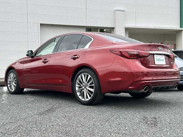 日産 スカイライン 200GT－t タイプP 千葉県 2018(平30)年 1.4万km ラディアントレッド ナビ　全方位カメラ　本革シート　パワーシート　シートヒーター　地デジ　ＥＴＣ　ＣＤ　ＤＶＤ　ＵＳＢ　ドラレコ　オートライト　ＬＥＤライト　コーナーセンサ　純正１８インチＡＷ　スマートキー 衝突被害軽減/ナビ/全方位カメラ/ドラレコ/地デジ/ＥＴＣ/ＣＤ/ＤＶＤ/ＵＳＢ/ドラレコ/パワーシート/シートヒーター/本革シート/オートライト/コーナーセンサー/純正フロアマット/純正ＡＷ/スマートキー