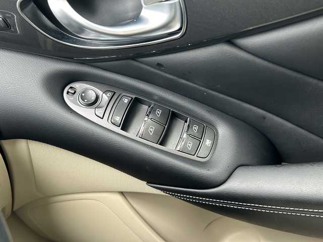 日産 スカイライン 200GT－t タイプP 千葉県 2018(平30)年 1.4万km ラディアントレッド ナビ　全方位カメラ　本革シート　パワーシート　シートヒーター　地デジ　ＥＴＣ　ＣＤ　ＤＶＤ　ＵＳＢ　ドラレコ　オートライト　ＬＥＤライト　コーナーセンサ　純正１８インチＡＷ　スマートキー 衝突被害軽減/ナビ/全方位カメラ/ドラレコ/地デジ/ＥＴＣ/ＣＤ/ＤＶＤ/ＵＳＢ/ドラレコ/パワーシート/シートヒーター/本革シート/オートライト/コーナーセンサー/純正フロアマット/純正ＡＷ/スマートキー
