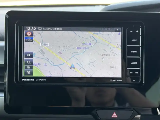 ホンダ Ｎ ＢＯＸ カスタム L ターボ スタイル+ブラック 和歌山県 2022(令4)年 2万km プラチナホワイトパール 社外ナビ/フルセグTV/（BT/CD/DVD)/衝突軽減ブレーキ/レーダークルーズコントロール/コーナーセンサー/レーンキープ/横滑り防止装置/両側パワースライドドア/純正フロアマット/純正アルミホイール/革巻きステアリング/ステアリングスイッチ/LEDヘッドライト/フォグランプ/オートライト/オートマチックハイビーム