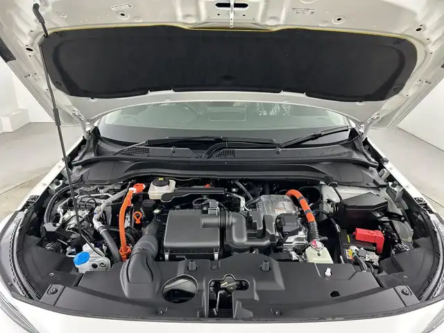 ホンダ ヴェゼル ハイブリッド e:HEV Z 愛知県 2025(令7)年 0.1万km未満 パール 登録未使用車/Honda CONNECTディスプレーオーディオ/・フルセグTV/BT/Apple Car Play/Android Auto/ETC2.0車載器/ワイヤレス充電器/ホンダセンシング/・衝突被害軽減システム/・レーンキープアシスト/・クルーズコントロール/・オートマチックハイビーム/電動リアゲート/ブラインドスポットモニター/LEDヘッドライト/電子パーキングスイッチ/ハーフレザーシート/前席シートヒーター/純正18インチAW/革巻きステアリング/ステアリングヒーター/ステアリングスイッチ/スマートキー＆プッシュスタート