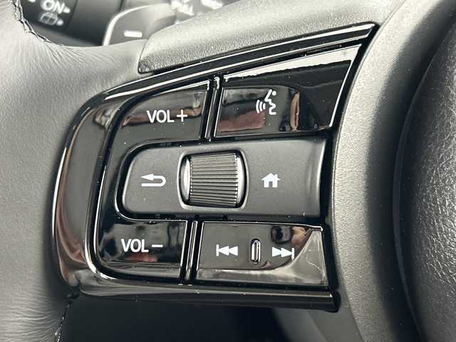 ホンダ ヴェゼル ハイブリッド e:HEV Z 愛知県 2025(令7)年 0.1千km パール 登録未使用車/Honda CONNECTディスプレーオーディオ/・フルセグTV/BT/Apple Car Play/Android Auto/ETC2.0車載器/ワイヤレス充電器/ホンダセンシング/・衝突被害軽減システム/・レーンキープアシスト/・クルーズコントロール/・オートマチックハイビーム/電動リアゲート/ブラインドスポットモニター/LEDヘッドライト/電子パーキングスイッチ/ハーフレザーシート/前席シートヒーター/純正18インチAW/革巻きステアリング/ステアリングヒーター/ステアリングスイッチ/スマートキー＆プッシュスタート