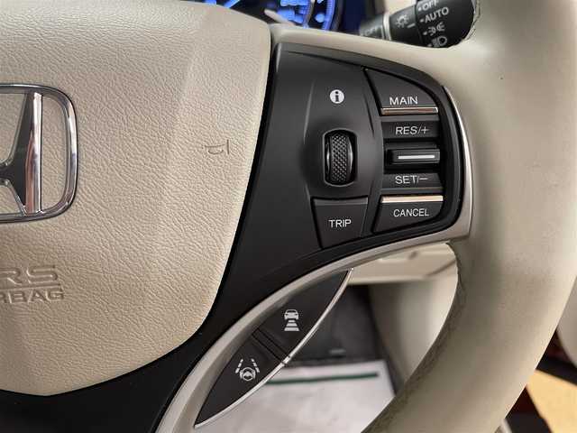 ホンダ レジェンド ハイブリッド EX 群馬県 2020(令2)年 6.2万km プレミアムディープロッソパール ホンダセンシング/SH-AWD/サンルーフ/ジュエルアイLEDヘッドライト/純正メーカーナビ/・フルセグTV/・CD/DVD/BT/・HDMI/AUX/USB/iPod/・AM.FM/全方位カメラ/コーナーセンサー/ETC/ドライブレコーダー/白レザーシート/前席パワーシート(D席メモリ付)/前席エアーシート/全席シートヒーター/革巻きステアリング/ステアリングスイッチ/パドルシフト/ステアリングヒーター/KRELLサウンド/スマートキー/プッシュスタート/置くだけ充電/フォグランプ/オートライト/純正19インチAW/純正フロアマット/横滑り防止システム/電動格納ウィンカーミラー/リアサンシェード