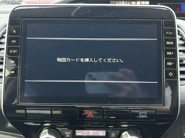 日産 セレナ ハイウェイスター V 島根県 2021(令3)年 1.8万km ブリリアントホワイトパール 純正10型ＳＤナビ　/フルセグＴＶ　/ＤＶＤ再生　/Ｂｌｕｅｔｏｏｔｈ接続　/バック／サイド／フロント／全方位カメラ　/前後ドライブレコーダー　/ビルトインＥＴＣ　/両側パワースライドドア　/レーダークルーズコントロール　/衝突軽減ブレーキ/アイドリングストップ/レーンキープアシスト/前後コーナーセンサー/スマートキー/プッシュスタート　/純正ＬＥＤヘッドライト　/純正１５インチアルミホイール/純正フロアマット/スペアキー