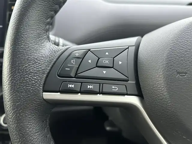 日産 セレナ ハイウェイスター V 島根県 2021(令3)年 1.8万km ブリリアントホワイトパール 純正10型ＳＤナビ　/フルセグＴＶ　/ＤＶＤ再生　/Ｂｌｕｅｔｏｏｔｈ接続　/バック／サイド／フロント／全方位カメラ　/前後ドライブレコーダー　/ビルトインＥＴＣ　/両側パワースライドドア　/レーダークルーズコントロール　/衝突軽減ブレーキ/アイドリングストップ/レーンキープアシスト/前後コーナーセンサー/スマートキー/プッシュスタート　/純正ＬＥＤヘッドライト　/純正１５インチアルミホイール/純正フロアマット/スペアキー