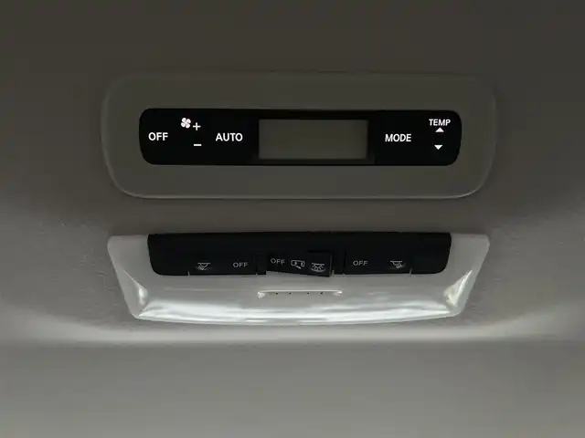 日産 セレナ ハイウェイスター V 島根県 2021(令3)年 1.8万km ブリリアントホワイトパール 純正10型ＳＤナビ　/フルセグＴＶ　/ＤＶＤ再生　/Ｂｌｕｅｔｏｏｔｈ接続　/バック／サイド／フロント／全方位カメラ　/前後ドライブレコーダー　/ビルトインＥＴＣ　/両側パワースライドドア　/レーダークルーズコントロール　/衝突軽減ブレーキ/アイドリングストップ/レーンキープアシスト/前後コーナーセンサー/スマートキー/プッシュスタート　/純正ＬＥＤヘッドライト　/純正１５インチアルミホイール/純正フロアマット/スペアキー