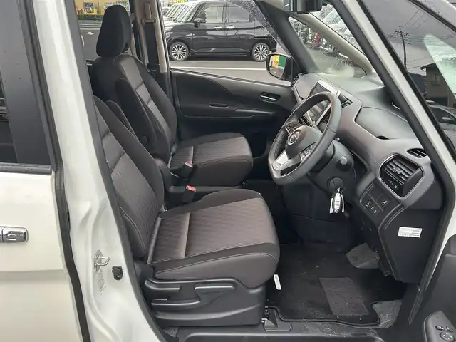 日産 セレナ ハイウェイスター V 島根県 2021(令3)年 1.8万km ブリリアントホワイトパール 純正10型ＳＤナビ　/フルセグＴＶ　/ＤＶＤ再生　/Ｂｌｕｅｔｏｏｔｈ接続　/バック／サイド／フロント／全方位カメラ　/前後ドライブレコーダー　/ビルトインＥＴＣ　/両側パワースライドドア　/レーダークルーズコントロール　/衝突軽減ブレーキ/アイドリングストップ/レーンキープアシスト/前後コーナーセンサー/スマートキー/プッシュスタート　/純正ＬＥＤヘッドライト　/純正１５インチアルミホイール/純正フロアマット/スペアキー
